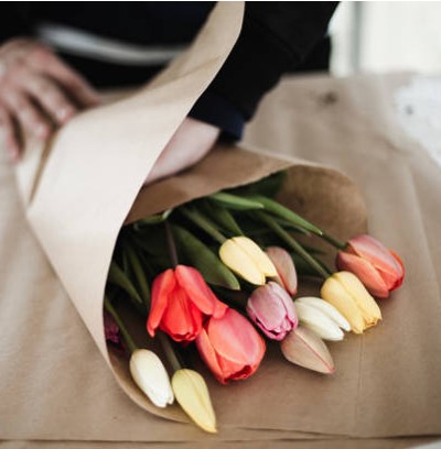 Wrap tulip bouquet